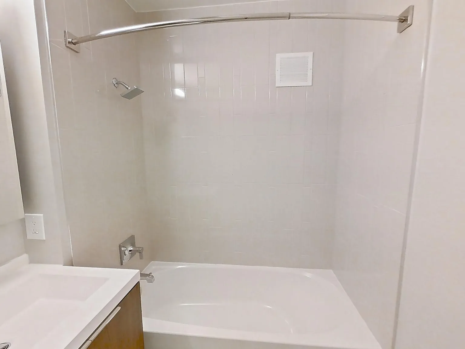 1 bed, 800 sqft, $3,980 — Photo 3