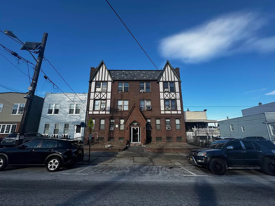 901 Grand Ave #C4