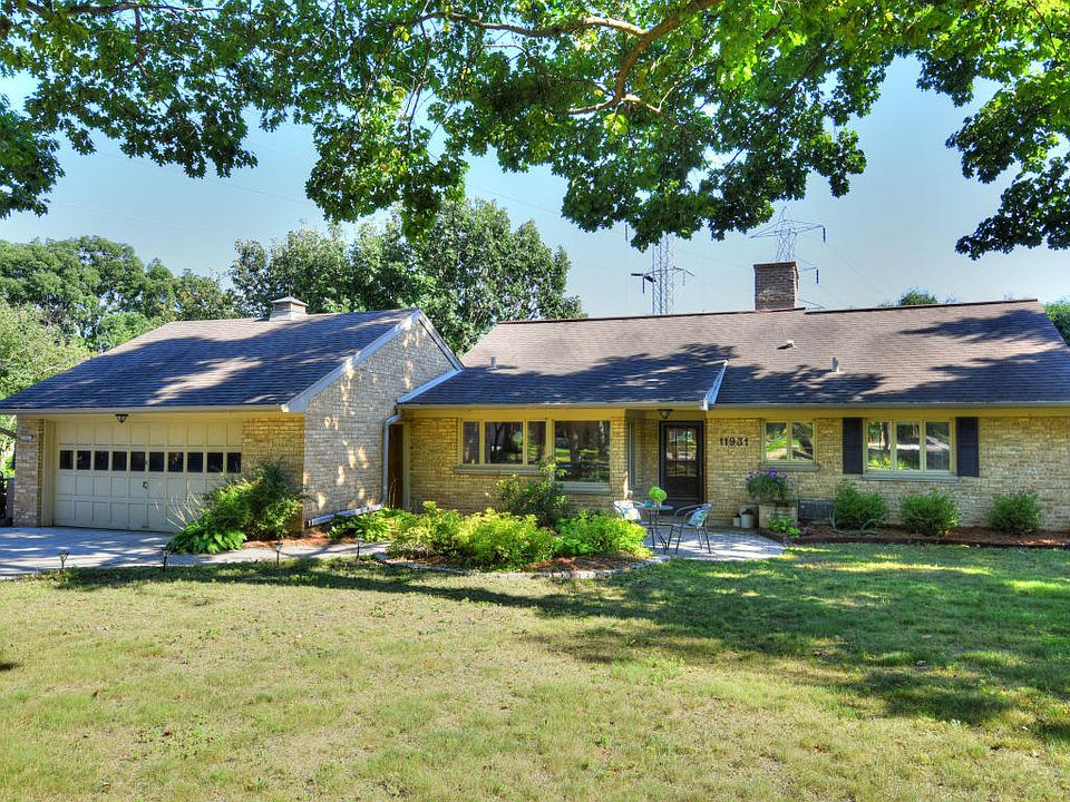 2nd image of 11931 Elmhurst Pkwy
