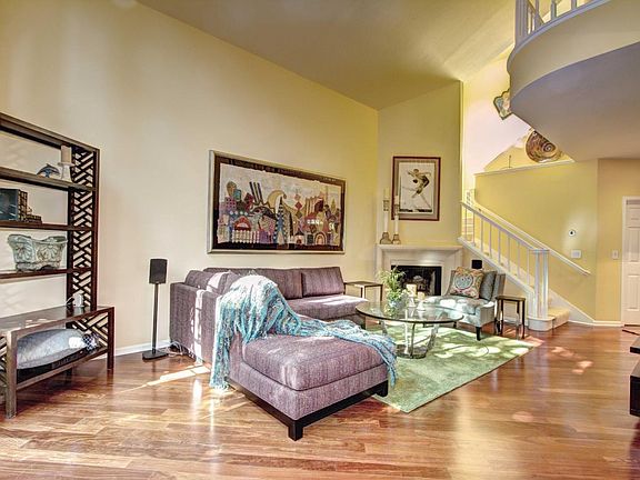 4th image of 12759 Saratoga Woods Cir