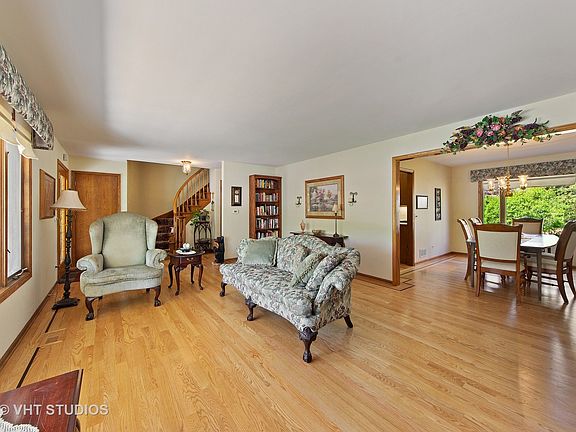 5th image of 2712 N Windsor Dr