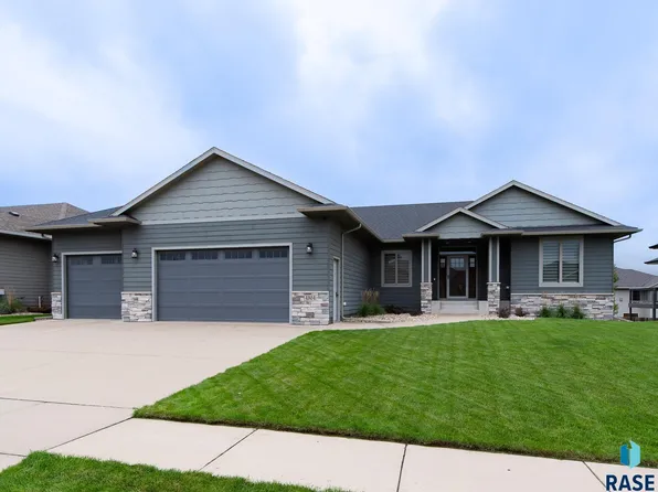 4304 S Safflower Ave, Sioux Falls, SD 57110