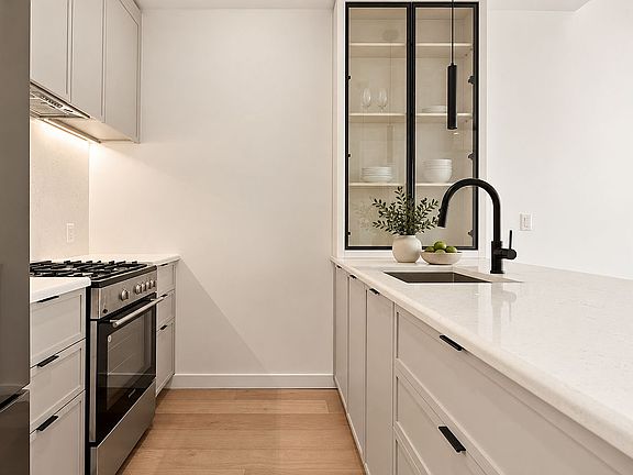 3rd image of 323 Lenox Rd #3H