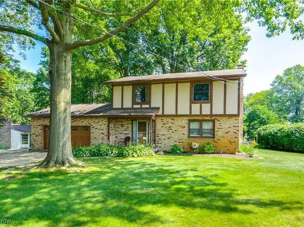10154 Carlswood Ave NE, Hartville, OH 44632