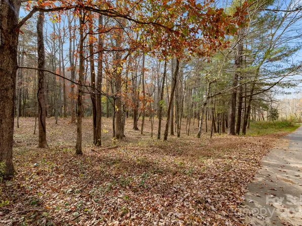 9 Shady Brook Ln, Fairview, NC 28730