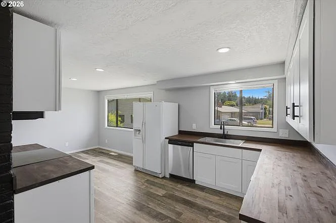 5 bed, 2688 sqft, $2,650 — Photo 4