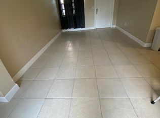 2608 NE 214th St, Miami, FL 33180