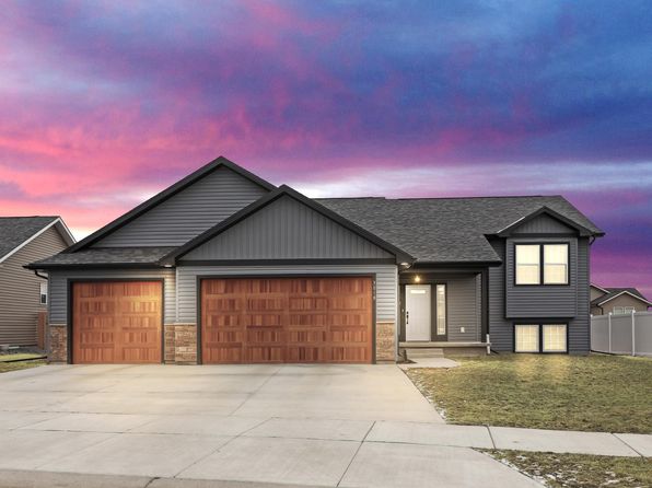 3018 28th Ave W, Williston, ND 58801