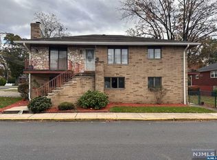 1124 Juanita Pl, Fort Lee, NJ 07024