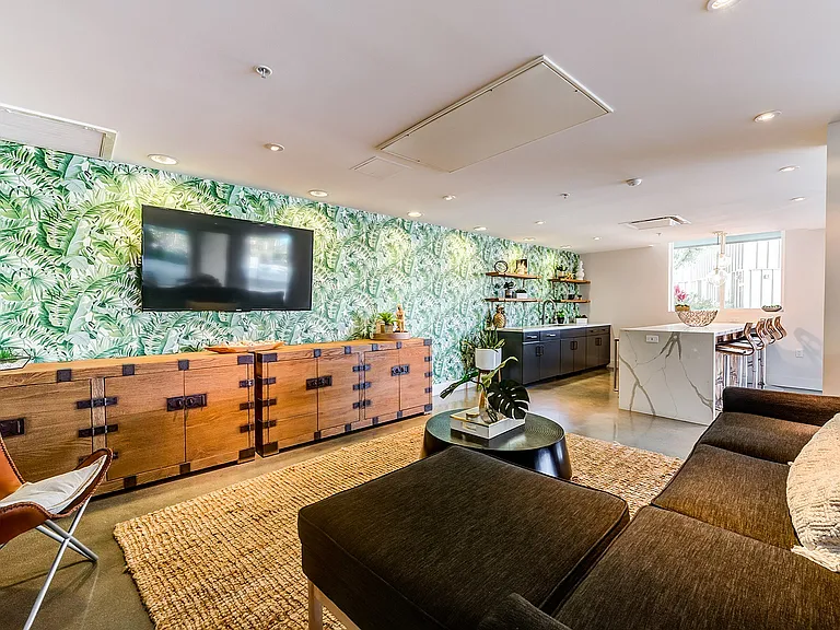 Runway Playa Vista Cabana Lounge