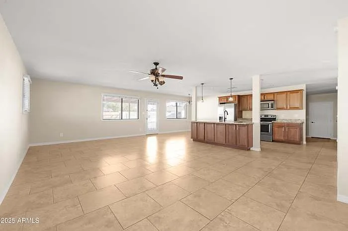 2715 S Rita Ln — Photo 2