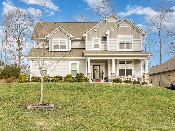 3rd image of 1025 Brookdale Ln
