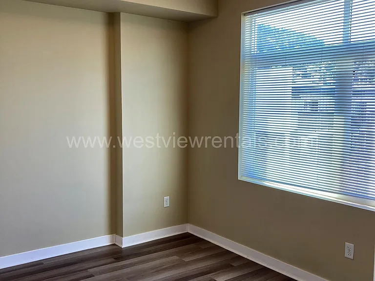 200 E Maple St — Photo 289