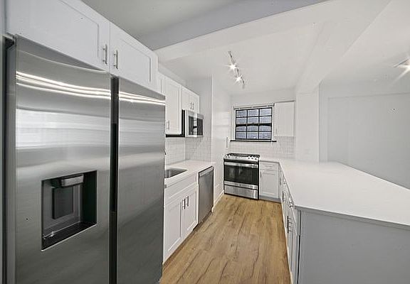 5th image of 155 E 55th St #7RC