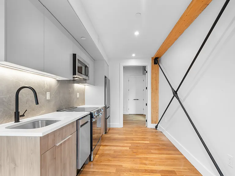 80 Ainslie St #402 — Photo 6
