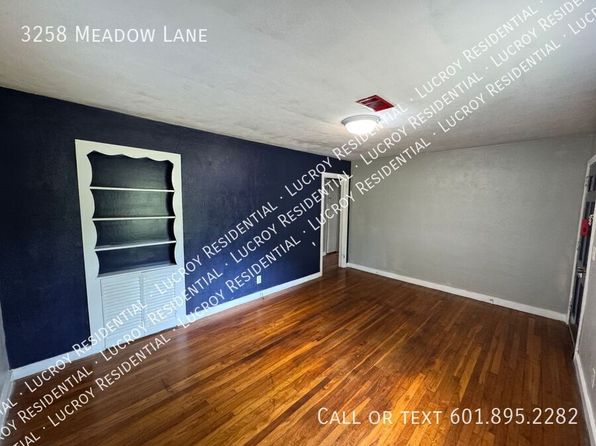 3258 Meadow Ln, Jackson, MS 39212