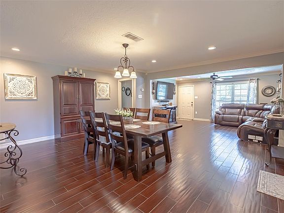 5th image of 2307 Cunningham Dr
