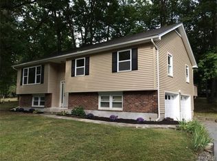 66 Rockwood Dr, Newburgh, NY 12550