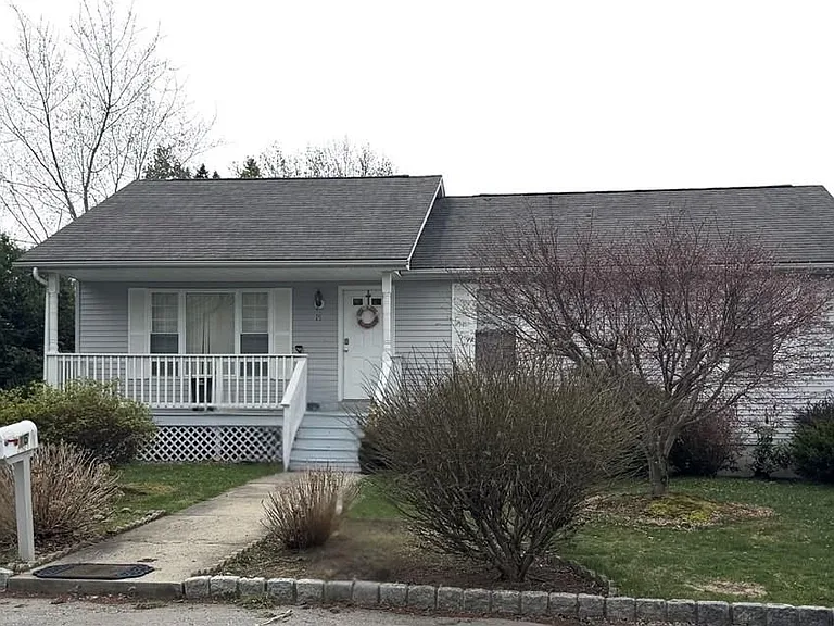 15 S Locust Ave #1 — Photo 1
