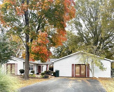 1000 Kingsridge Rd, Kernersville, NC, 27284