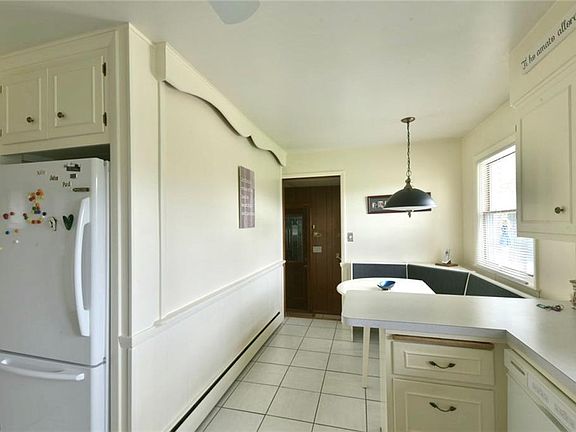 5th image of 3051 Thunderbird Dr
