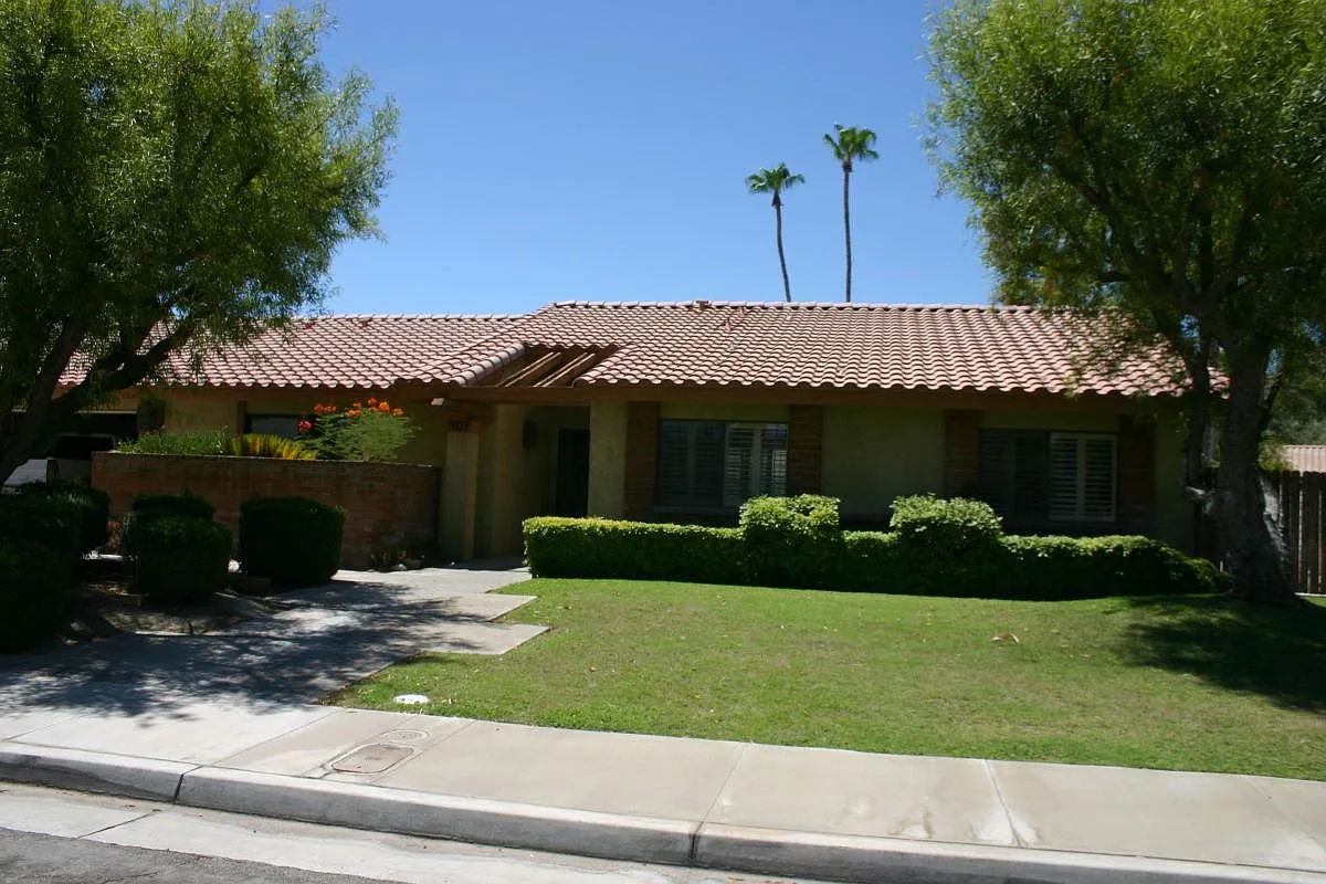 3177 E Cajon Circle — Photo 2