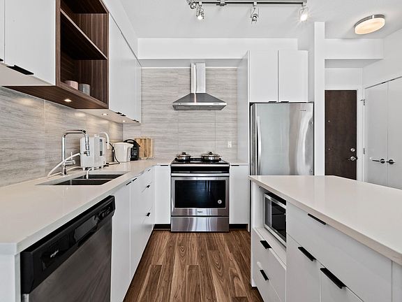 2nd image of 5355 Lane St #216