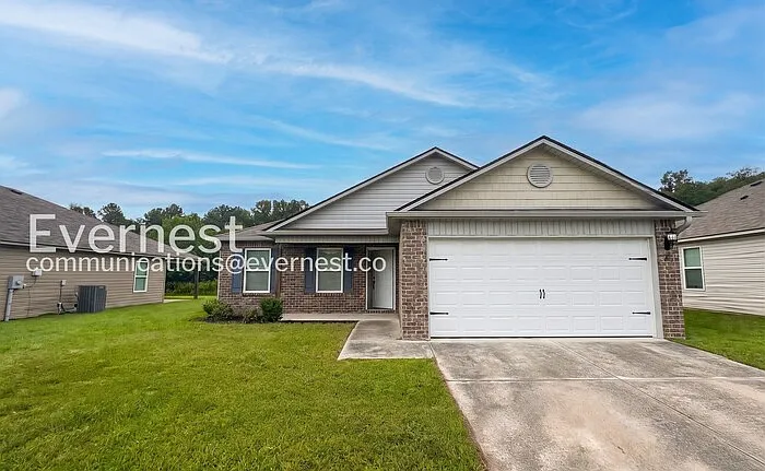 319 Maggie Way — Photo 1