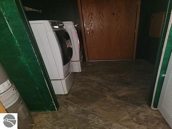 4th image of 2615 Shaffer Rd #1