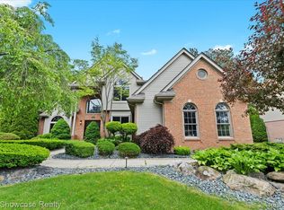 52890 Seven Oaks Dr, Shelby Township, MI 48316