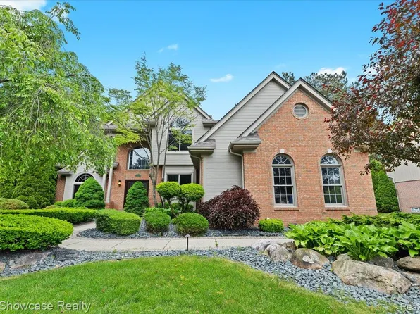 52890 Seven Oaks Dr, Shelby Township, MI 48316
