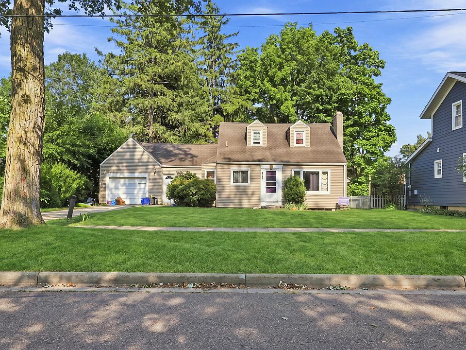 1st image of 617 East St