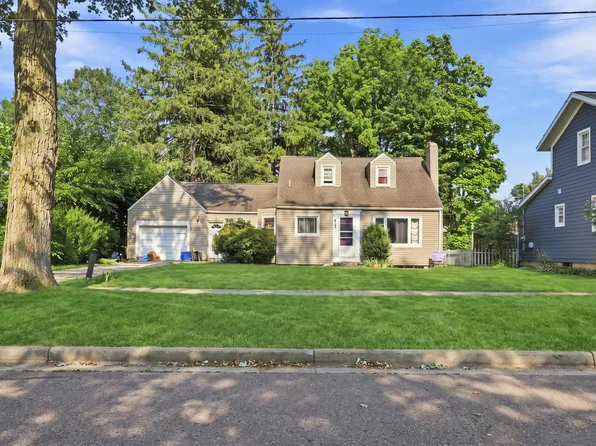 617 East St, Three Rivers, MI 49093