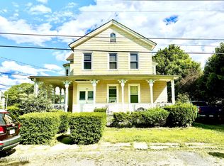 302 Avenue I #2L, Matamoras, PA 18336