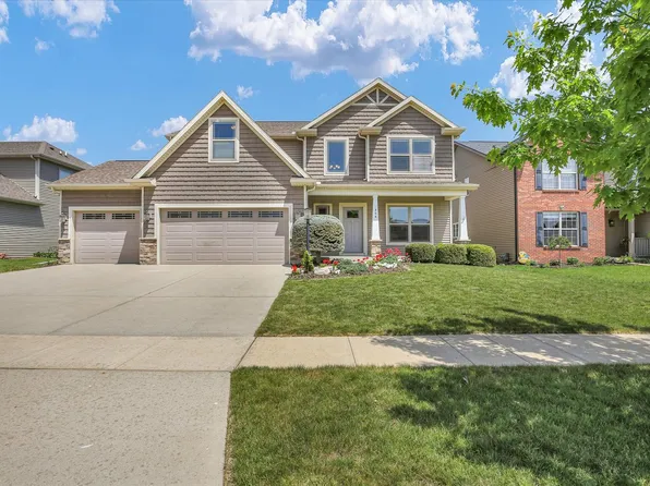 306 Preston St, Savoy, IL 61874
