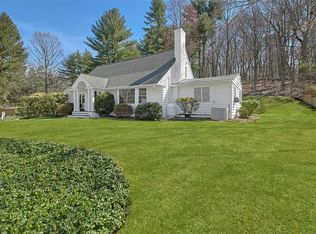 636 Quaker Rd, Chappaqua, NY 10514
