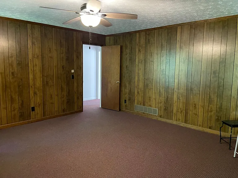 1180 Robinhood Rd — Photo 16
