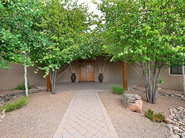 13 Sundance Cir, Santa Fe, NM 87506