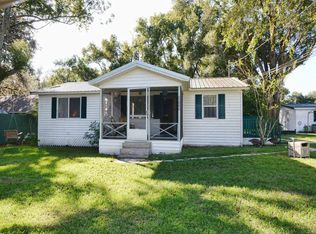 23806 Park Ave, Sorrento, FL 32776