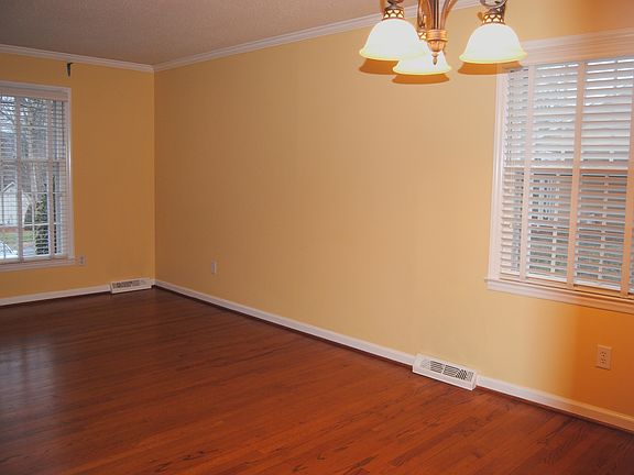 5th image of 532 Jasin Dr