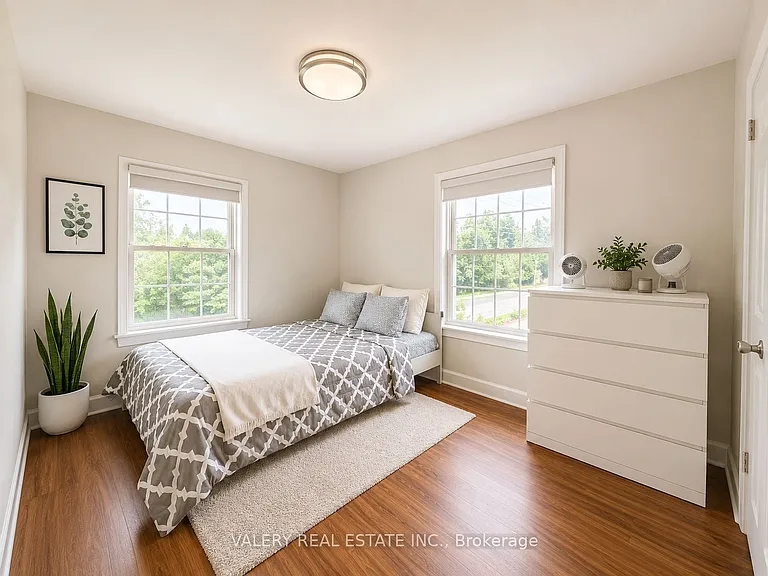 1327 Bayview Ave #U19 — Photo 8