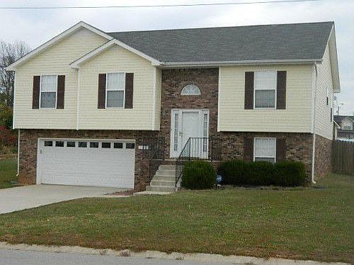 1st image of 3140 Hawthorn Dr