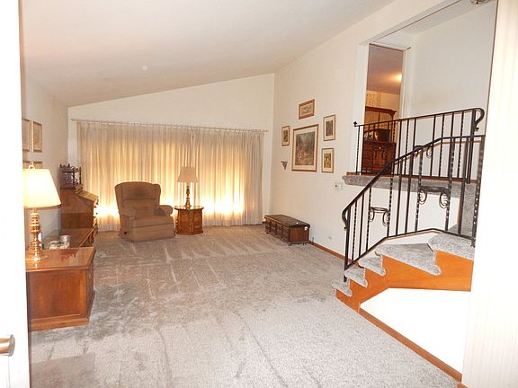 5th image of 12613 Major Ave
