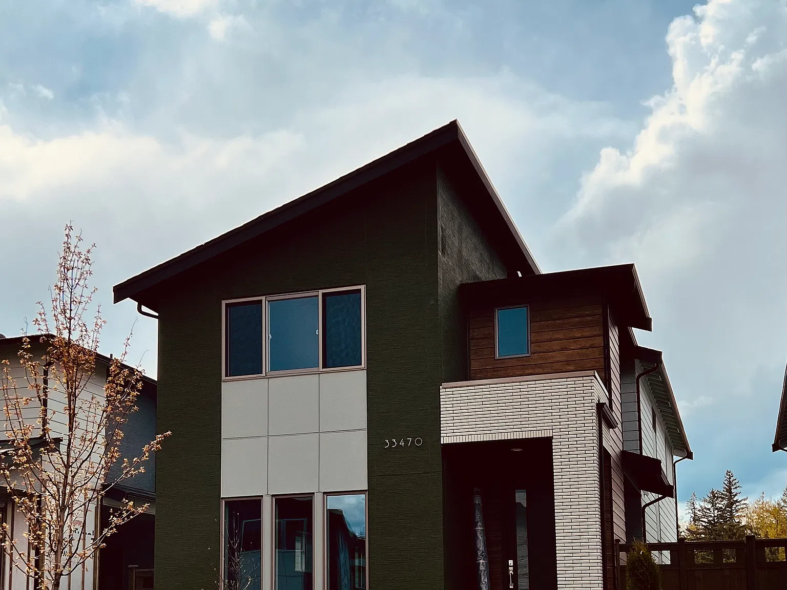 3 bed, 2.5 bath, 2277 sqft, $3,300 — Photo 1