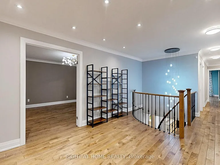 67 Bonnyview Dr — Photo 19