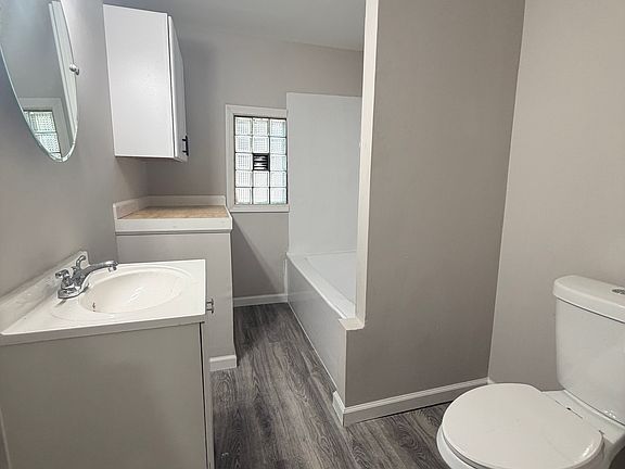 4th image of 179 Sargeant St #2