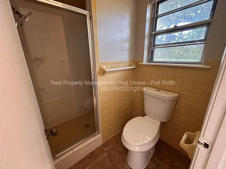 6315 Crimson Ave — Photo 24