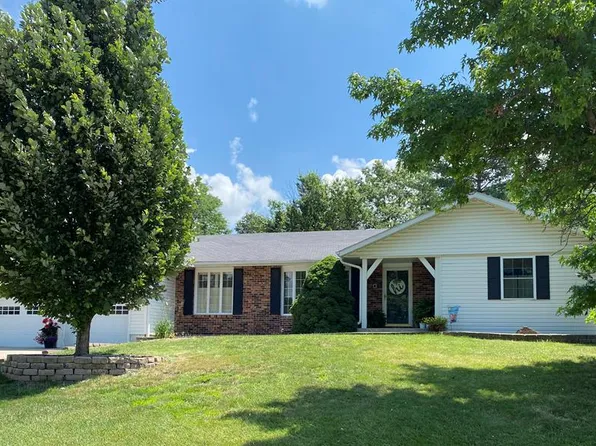 2103 Ridgecrest Dr, Chillicothe, MO 64601