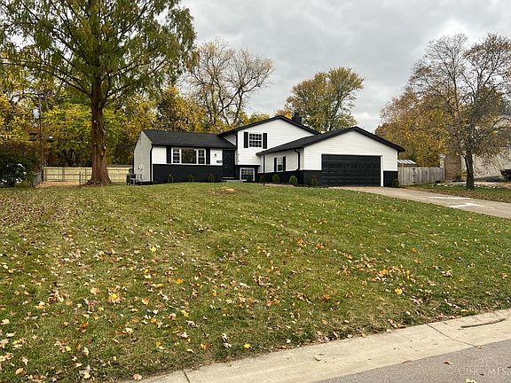 2nd image of 4119 Calumet Cir
