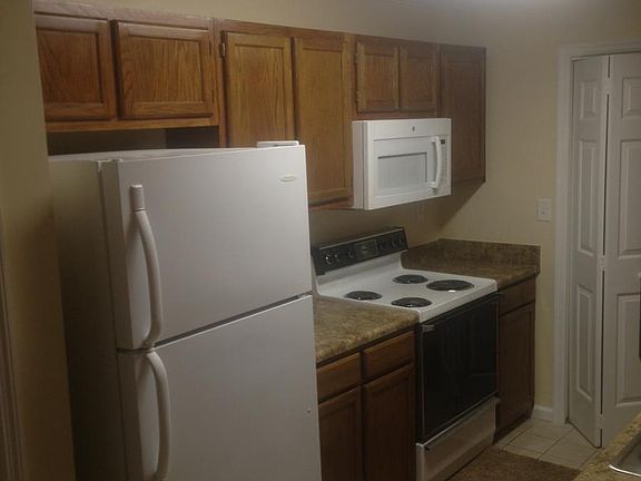 3rd image of 5117 Seven Pine Cir #5117